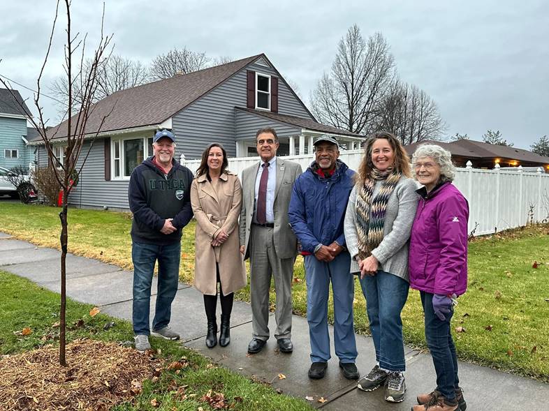 Climate Action Committee Tree Planting with Mayor Palmieri and Rotary Club Dec. 2022